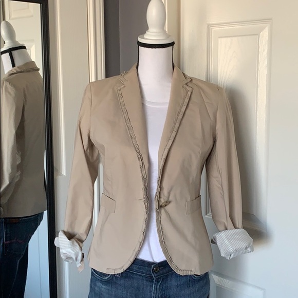 Banana Republic Jackets & Blazers - ⬇️REDUCED! Banana Republic beige blazer